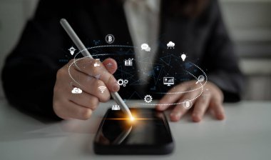 Dijital iş ekosistemi çoklu iş, ekosistem ve teknoloji elemanlarını kusursuz bir dijital ağ bağlantısında birleştiren