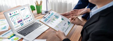 İş veri paneli pazarlama stratejisi planlaması için canlı iş zekası analizi sağlar