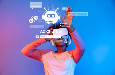 Bir insan sanal gerçeklik deneyimine dalıyor, yapay zeka elemanlarıyla tasarlanmış bir sohbet robotu arayüzü ile etkileşime giriyor, modern otomasyon ve iletişim eğilimlerini gösteriyor. XDMCP