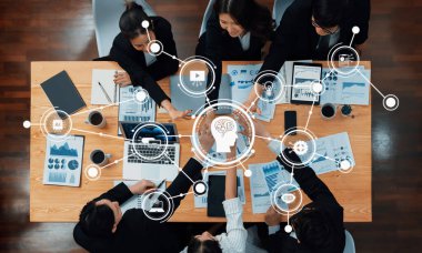 Yapay Zeka Çözümleri ve Modern Teknoloji ve Profesyonel Çevredeki Görsel Grafiklerle Veri Analizi Konusunda Ortak İş Toplantısı. Dostluk