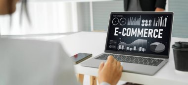 E-ticaret veri yazılımı çevrimiçi perakende şirketine satış analizi için mod gösterge tablosu sağlar