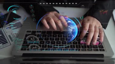 Dünya çapında dijital iletişimi, veri alışverişini ve internet bağlantısını gösteren yüksek teknolojili küresel ağ bağlantı arayüzü. Küresel bağlantı, veri etkileşimi ve dünya çapında iletişim. Thunk