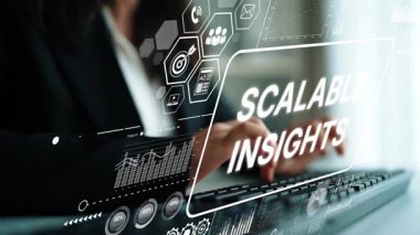 Modern Ofis Ortamı 'nda Ölçeklenebilir Sezgileri Gösteren Dijital Arayüzle İş Profesyonel Analiz Verileri. Asemptotik akıllı veri analitiği.