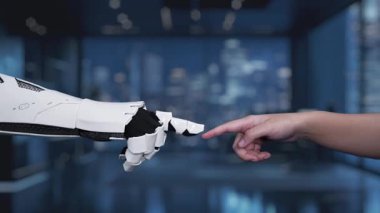 Modern ofis ortamında gelişmiş analitikleri gösteren, dijital bir finansal büyüme grafiğini gösteren robotik bir el ve bir insan eli tasvir eden fütüristik bir sahne. Auvana