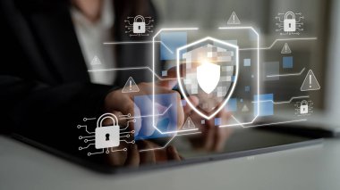 Siber güvenlik, güçlü altyapı ve proaktif dijital savunma stratejileri kullanarak güvenlik ihlalleri, hacklemeler ve ağ saldırılarına karşı korur. Latch