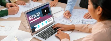 Web sitesi tasarım yazılımı çevrimiçi perakende ticaret ve e-ticaret için canlı şablon sağlıyor