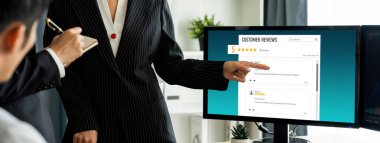 Şirket işleri için canlı bilgisayar yazılımının müşteri deneyimi ve gözden geçirme analizi