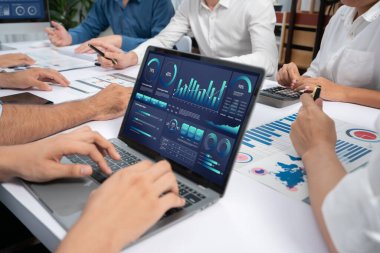 İş veri paneli, pazarlama stratejisi planlaması için iş zekası analizi sunar. Müşteri taleplerini analiz etmek ve iş dünyasının geleceğini önceden görmek için büyük veriler sunulur.