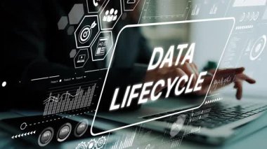 Modern Laptop Ekranında Grafik ve Analiz Görselleri ile Veri Yaşam döngüsünün Dijital Temsili. Asemptotik akıllı veri analitiği.