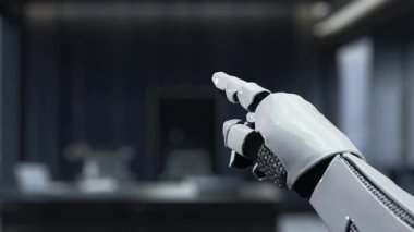 Fütürist bir robot el, modern bir çalışma alanında teknoloji ve insan bağlantılarının kesişimlerini gösteren küresel bir harita üzerinde dijital insan simgeleriyle etkileşime girer. Auvana