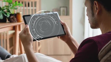 Yeniden kullanımı, azaltılması ve geri dönüşümü sürdürülebilirliği destekleyen 3R kavramını oluşturur. Özellikle yeniden kullanım ve geri dönüşüm olmak üzere 3R ilkesi atıkların etkili bir şekilde azaltılmasına yardımcı olmaktadır. Spire.