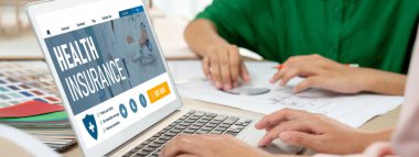 Kolay form doldurma için sağlık sigortası web sitesi canlı kayıt sistemi