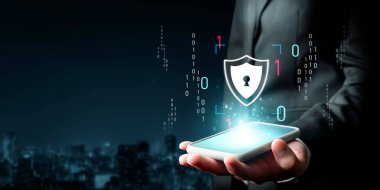 İş adamı siber güvenliğin özünü keşfeder. Siber koruma yöntemlerini, siber tehditleri derinlemesine araştır ve siber güvenlik duruşunu destekle. Siber Güvenlik Çağı FaaS 'ında yol almak için gerekli.