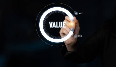 ERP platformları iş süreçlerini optimize eder, verimliliği artırır ve işletmeleri kurumsal kaynak planlaması ve dijital ERP sistem uygulaması yoluyla yürütür. Latch