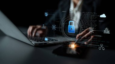 Siber güvenlik, güçlü altyapı ve proaktif dijital savunma stratejileri kullanarak güvenlik ihlalleri, hacklemeler ve ağ saldırılarına karşı korur. Latch