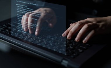  Görev yöneticisi kullanıcı arayüzü için programlama, form gönderimi, girdi doğrulaması, görev listesi oluşturma ve dinamik DOM etkileşimi Latch ile istisna uyarıları