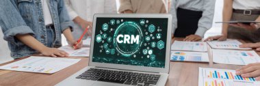 CRM işletme ve işletme için canlı bilgisayarda müşteri ilişkileri yönetim sistemi