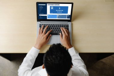 Şirket işleri için mod bilgisayar yazılımının müşteri deneyimi ve gözden geçirme analizi