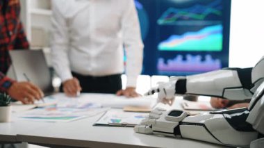 Kurumsal strateji planlamasını optimize eden yapay zeka destekçisi, karar verme mekanizmasını geliştiren ve finansal tahminleri iyileştiren. Noogenesis Yapay Zeka