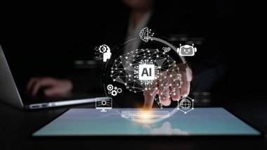 LLM 'de yapay zeka asistanı, büyük veriler, makine öğrenimi ve üretken yapay zeka gücü gelişmiş iş uygulamaları için ajanssal yapay zekayı destekliyor. Latch