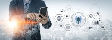 Dijital iletişimi ve performans takibini gösteren iş ekibi sistemi. Takım çalışması işbirliğini geliştirir, başarıyı yönlendirir, takım çalışması planlamayı geliştirir ve takım çalışması verimliliği destekler. Kefil