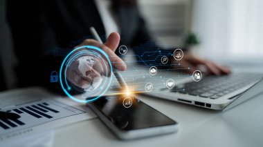 Büyük veriler ve analitikler, iş zekası ve büyümesi için gerçek zamanlı içgörüler, öngörü modellemesi ve veriye dayalı kararları destekler. Latch