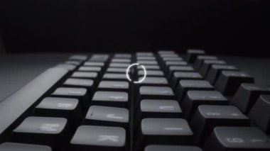 Arama motoru araştırması, SEO optimizasyonu, arama veri analizi, anahtar kelime stratejisi ve etkili arama motoru ve SEO araçları aracılığıyla dijital görünürlük gelişimi. Muxer