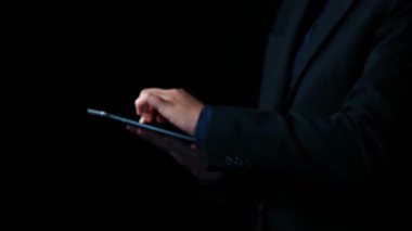 Yapay zeka öğrenme sistemi derin öğrenme, denetimli makine öğrenme ve doğal dil işleme gerektirir. Yapay zeka öğrenme diyagramı yapay zekanın otomasyon ve veri işlemede nasıl geliştiğini gösteriyor. Elide