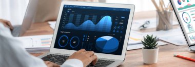 İş veri paneli pazarlama stratejisi planlaması için canlı iş zekası analizi sağlar