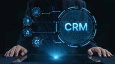 CRM platformları veri analizi, CRM iletişim araçları ve otomasyon yoluyla müşteri ilişkilerini geliştirir. CRM sistemleri müşteri yönetimi, izleme ve CRM ilişki başarısını destekler. Elide