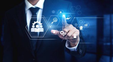 İş yönetimi sistemi takım çalışmasını, verimliliği ve planlamayı gösteriyor. Yönetim hedefi destekler, yönetim ilerlemeyi izler, yönetim takım çalışmasını geliştirir ve verimliliği artırır. Kefil