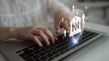 Dijital bankacılık yeniliği internet bankacılığını, mobil hizmetleri ve finansal deneyimleri geliştirmek için finans ve teknolojiyi entegre eder. Latch