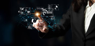 Büyük veriler ve analitikler, iş zekası ve büyümesi için gerçek zamanlı içgörüler, öngörü modellemesi ve veriye dayalı kararları destekler. Latch