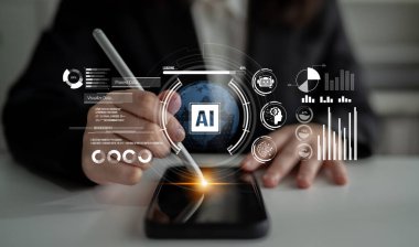 LLM 'de yapay zeka asistanı, büyük veriler, makine öğrenimi ve üretken yapay zeka gücü gelişmiş iş uygulamaları için ajanssal yapay zekayı destekliyor. Latch