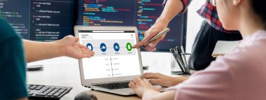 E-ticaret ve canlı çevrimiçi iş için malzeme taşıma ve teslimat izleme sistemi