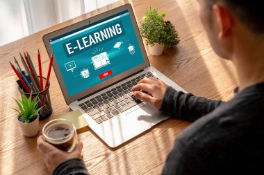 Öğrencilerin internet ağında çalışabilmeleri için mod yazılımlı e-öğrenme web sitesi