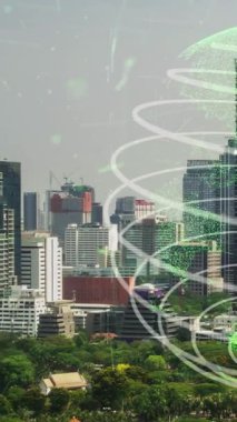 Çevre kirliliğini azaltmak ve ESG hedeflerine ulaşmak için temiz enerji, geri dönüşüm ve sıfır atık yönetimi yoluyla sürdürülebilir değişim kavramına doğru kayan yeşil şehir teknolojisi .