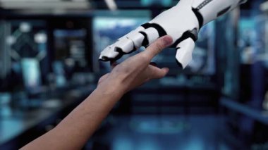 Dijital bulut simgelerine uzanan, veri transferini ve depolamayı modern ofis ortamında temsil eden, teknoloji ve yeniliği vurgulayan kavramsal bir video. Auvana