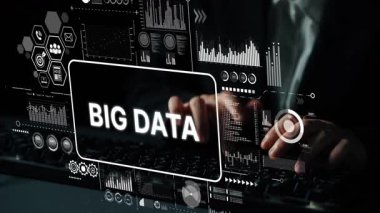 Modern Ofis Çevresindeki Klavyeli İş Profesyonel Analizi Dijital Grafikler ve Grafiklerle çevrili. Asemptotik akıllı veri analitiği.