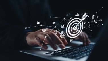 Hedef kitle analizi, müşteri segmentasyonu, kişiselleştirilmiş pazarlama, hedef kitle stratejileri ve akıllı müşteri profilleme yoluyla pazarlama verimliliği gelişimi. Elide