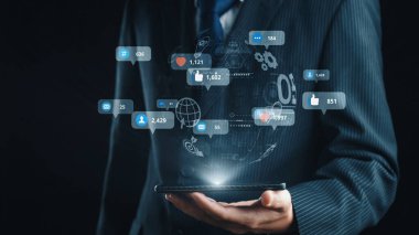 Bağlantı ölçüleriyle sosyal medya pazarlama stratejisi. Sosyal pazarlama medya görüşünü artırıyor. Sosyal medya pazarlaması trafiği yönlendirir. Sosyal medya pazarlaması bağlılığı artırır. Elide