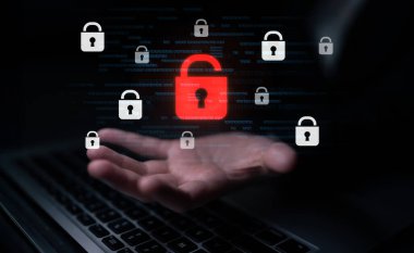 Siber güvenlik ihlalini gösteren dijital güvenlik kavramı, güvenlik sistemleri arasında veriye maruz kaldığını belirten kırmızı bir asma kilit, sistem savunmasızlığını ve Latch riskini vurguluyor.