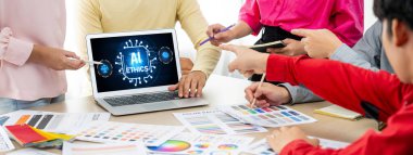 Yapay zeka etik standart hukuk ve bilgisayar ekranındaki kurallar yapay zeka etik şeffaflığının teknoloji suçunu önlediğine dair rapor sunuyor. canlı