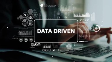 Modern Business Concept Illustrating Data Driven Karar Verme Teknoloji ve Büyüme ve Başarı Analizleriyle yapılıyor. Asemptotik akıllı veri analitiği.