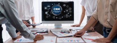 CRM işletme ve işletme için canlı bilgisayarda müşteri ilişkileri yönetim sistemi