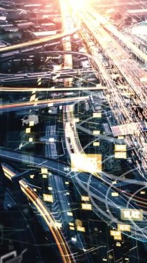 Çevrimiçi trafik kontrol sistemi olan sessiz ve fütürist bir şehirde akıllı ulaşım. Yeni bilgi çağındaki küresel eğilimleri değiştiren akıllı dijital dönüşüm ve teknoloji bozulması kavramı .