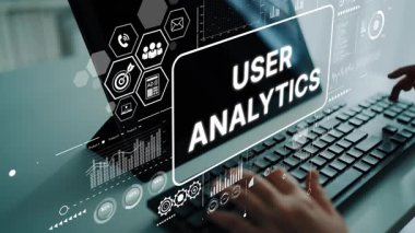 Ekran ve Klavyede Yazan Eller Üzerinde Veri Görselleştirmesi Detaylı Kullanıcı Analitik Kavramı. Asemptotik akıllı veri analitiği.