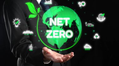 Sürdürülebilirlik simgeleriyle çevrili dijital küre, karbon emisyonlarını azaltma ve çevresel dengeyi sağlama amacını temsil etmektedir