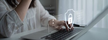 Siber güvenlik, güçlü altyapı ve proaktif dijital savunma stratejileri kullanarak güvenlik ihlalleri, hacklemeler ve ağ saldırılarına karşı korur. Latch