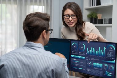 İş veri paneli, pazarlama stratejisi planlaması için iş zekası analizi sunar. Müşteri taleplerini analiz etmek ve iş dünyasının geleceğini önceden görmek için büyük veriler sunulur.